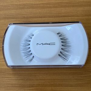 Mac 81 Charmer Lashes